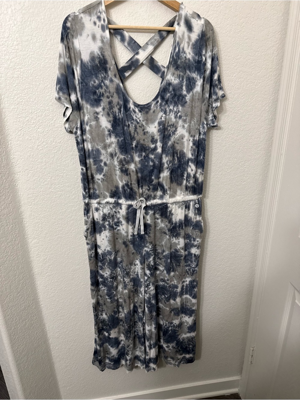 LIVI Active Tie-Dye Crisscross Jumpsuit in Blue and Gray Size 14/16